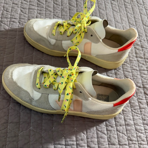 Veja V-10 Women's Sneakers - White, Pink, and Tan - Picture 3 of 11